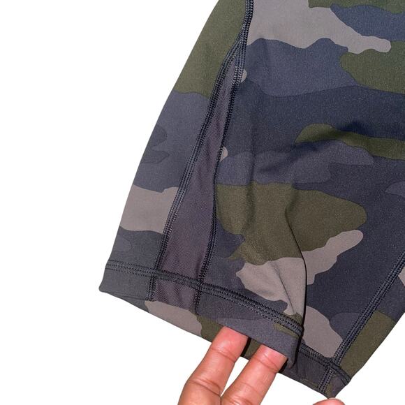 Offline by Aerie Goals High Rise Camo Print Mesh Side Athletic Bike Short Size M - Picture 4 of 6